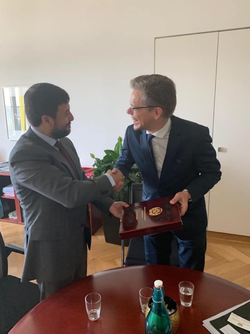 سفیر و نماینده دایمی افغانستان با رئیس امور آسیا پاسفیک وزارت امور خارجه سویس  دیدار نمود